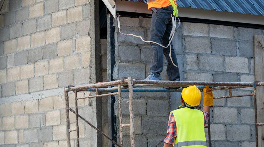 Expert Emergency Roof Repairs services in Leakey, TX
